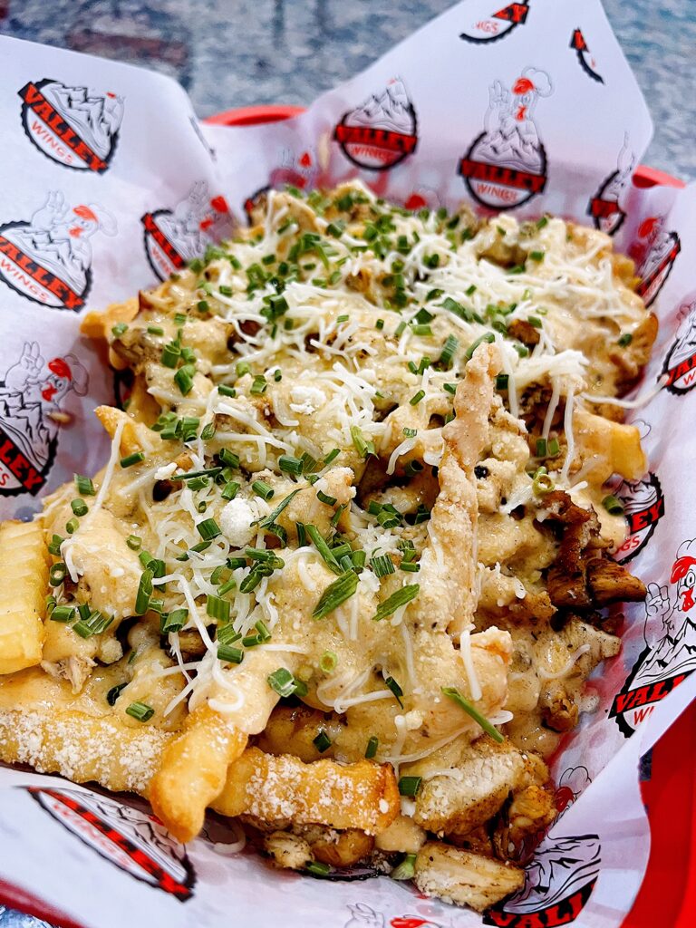 Chicken alfredo fries